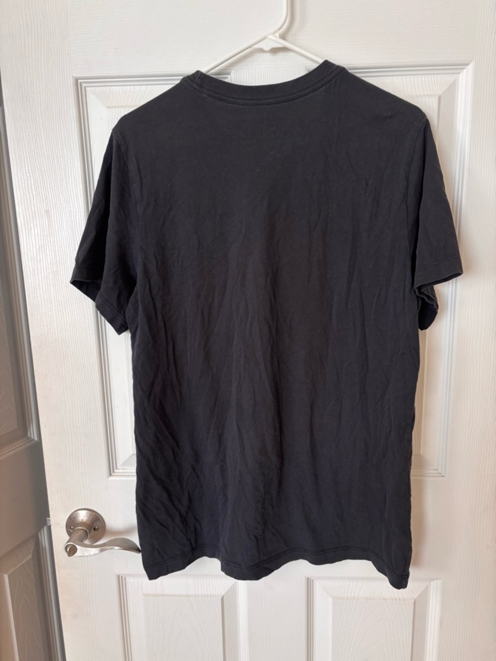 5/$25 Nike Black Daisy Logo Pocket Tee - Picture 4 of 4